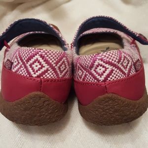 Keen Shoes - Like new! Keen Pink Mary Jane's Keen Shoes - Like new! Keen Pink Mary Jane's